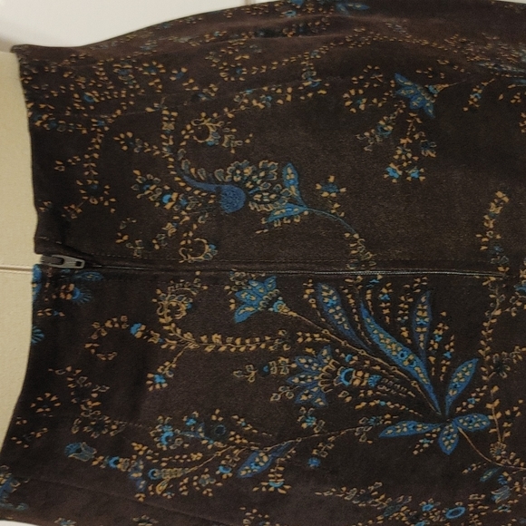 💙 Briggs Skirt - Picture 7 of 13